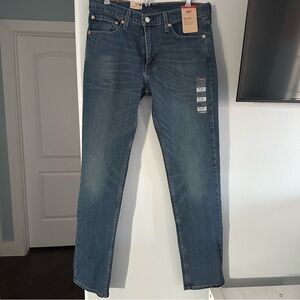 New with tags Men’s Levi’s slim 32x32